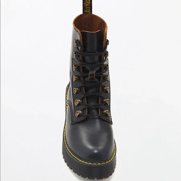 Dr MARTENS LEONA BLACK Vintage Smooth Size:8